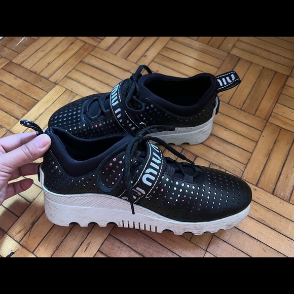 Miu Miu - Picture 1 of 2